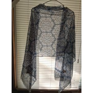 Geometric Lightweight Scarf